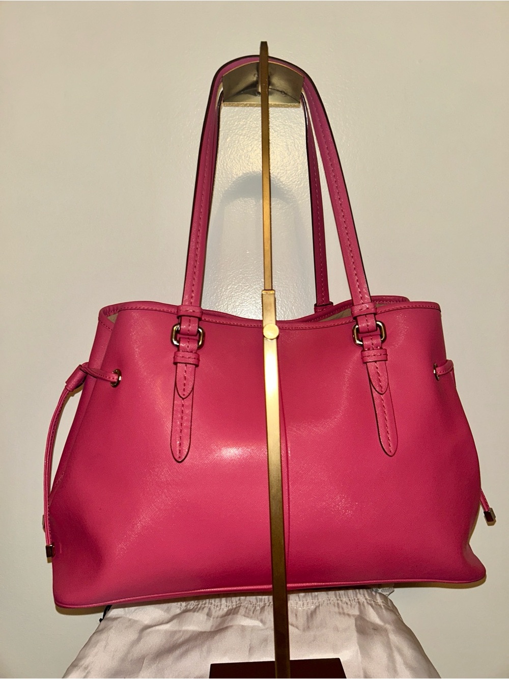 Coach Peyton Leather Drawstring Carryall Bag in the vibrant "Pomegranate" - Picture 6 of 12